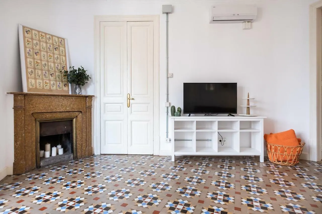 B32-Sunny And Modernist Apartment For Groups In Center Barcelona 0*,  Spain