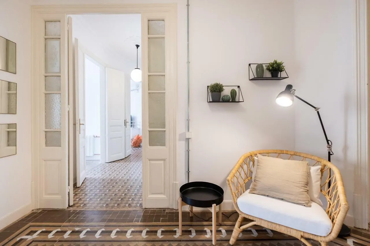 B32-Sunny And Modernist Apartment For Groups In Center Barcelona 0*,  Spain