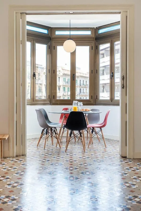 B32-Sunny And Modernist Apartment For Groups In Center Barcelona