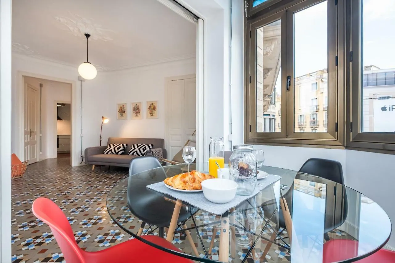 B32-Sunny And Modernist Apartment For Groups In Center Barcelona