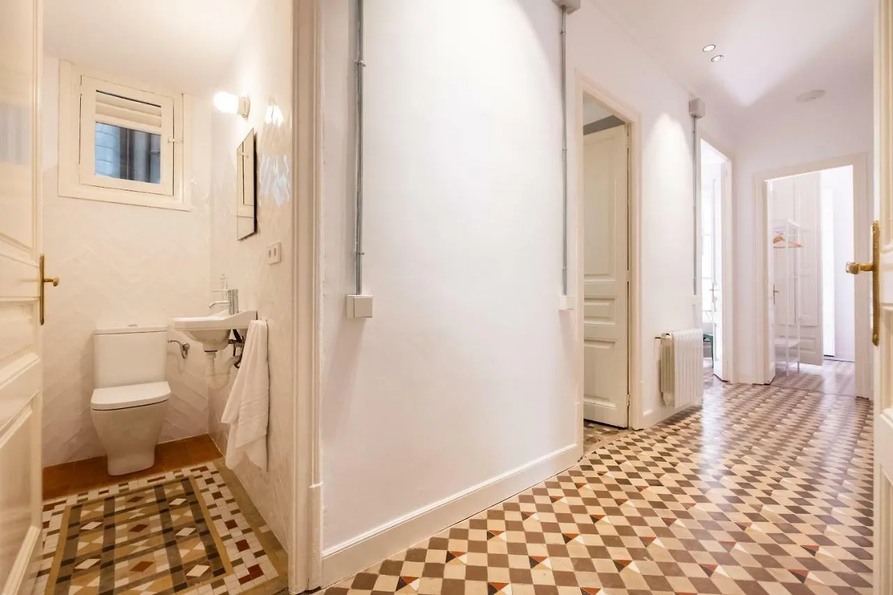 B32-Sunny And Modernist Apartment For Groups In Center Barcelona 0*,  Spain