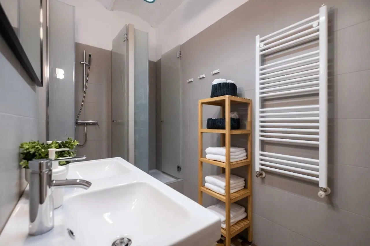 B32-Sunny And Modernist Apartment For Groups In Center Barcelona
