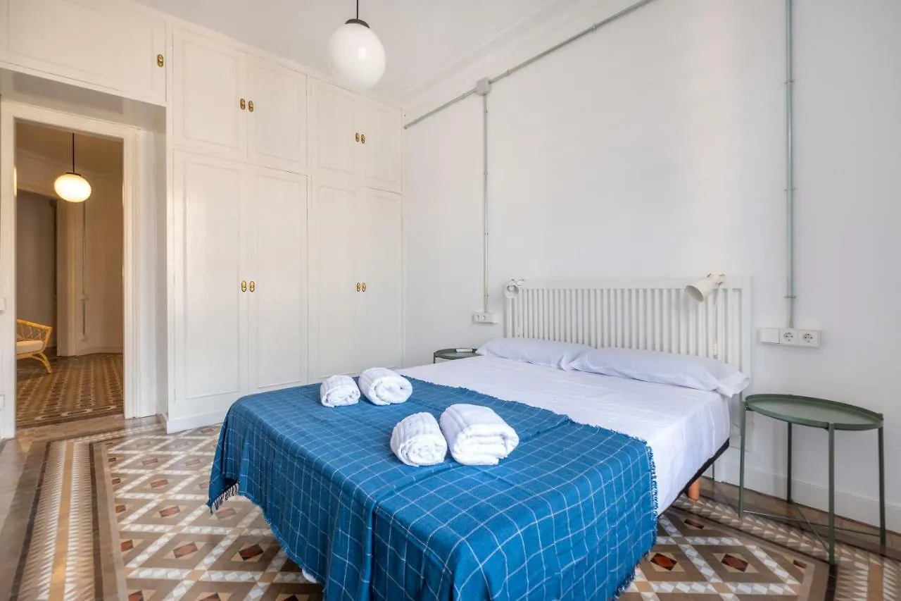 B32-Sunny And Modernist Apartment For Groups In Center Barcelona 0*,